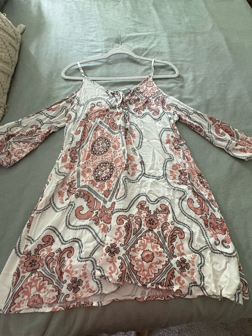 Cold-Shoulder Paisley Dress/Tunic in Dusty Rose and Cream